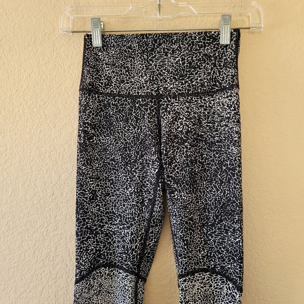 Lululemon Wunder Under High-Rise Tight Blocked Full-On Luxtreme 28" Sz 2 LW5CDDS - Picture 2 of 8